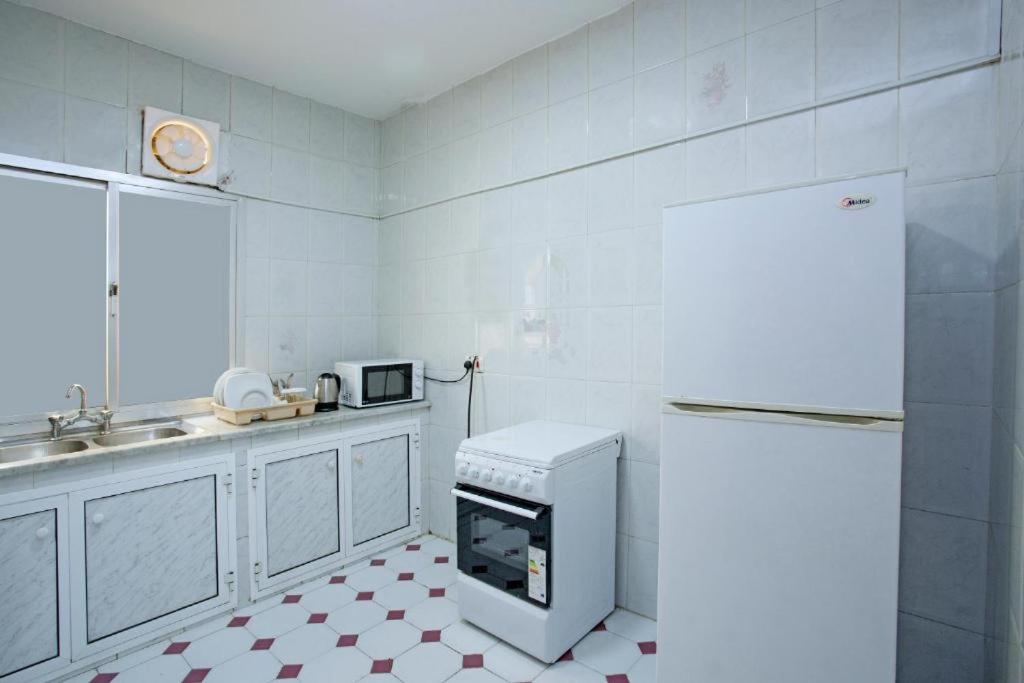Nuzha Hotel Apartments Muskat Bagian luar foto