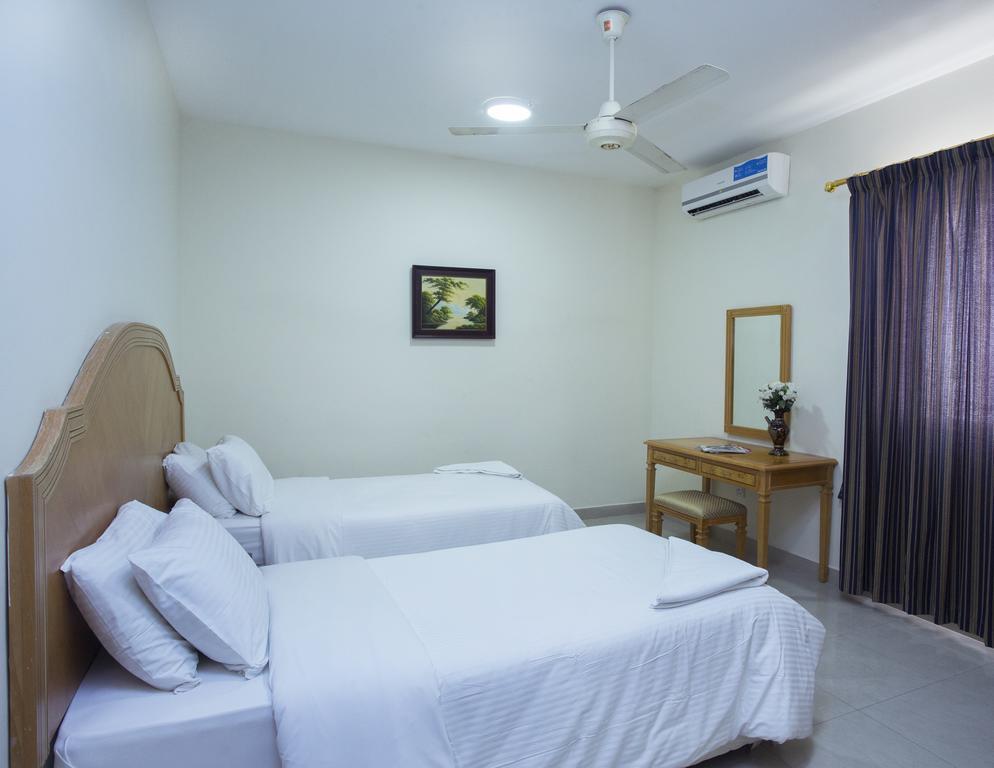 Nuzha Hotel Apartments Muskat Bagian luar foto