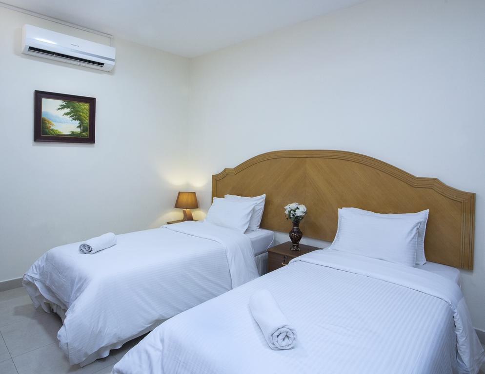 Nuzha Hotel Apartments Muskat Bagian luar foto