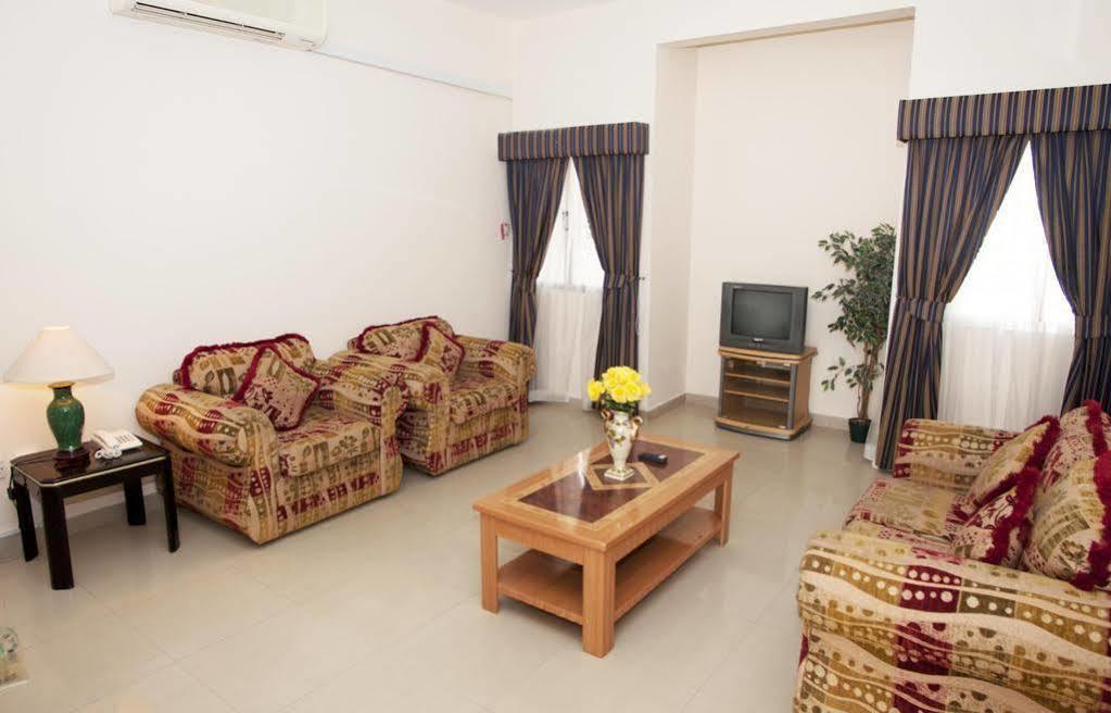 Nuzha Hotel Apartments Muskat Bagian luar foto